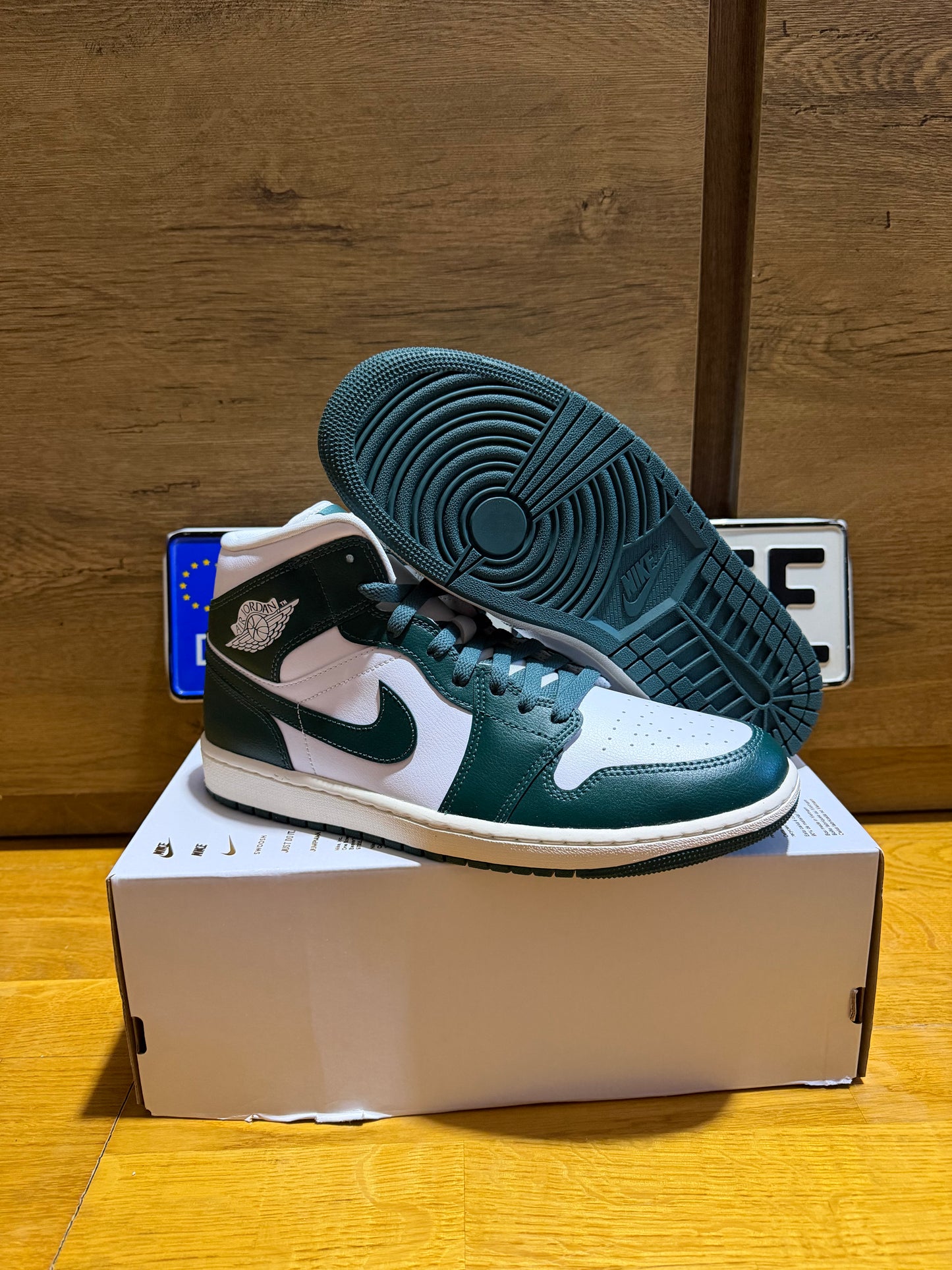 Jordan 1 Mid “Oxidized Green”