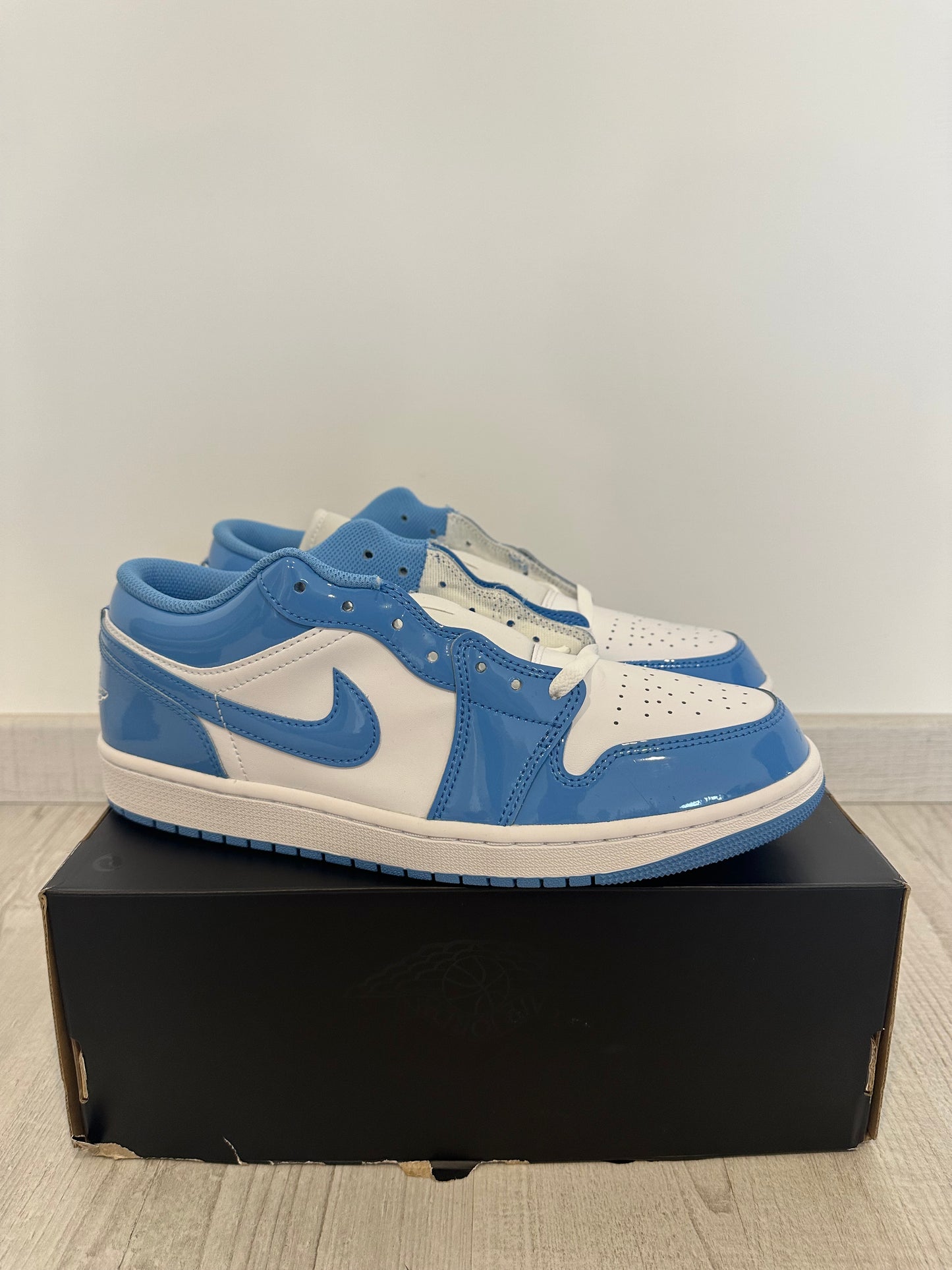 Jordan 1 Low "Legend Blue"