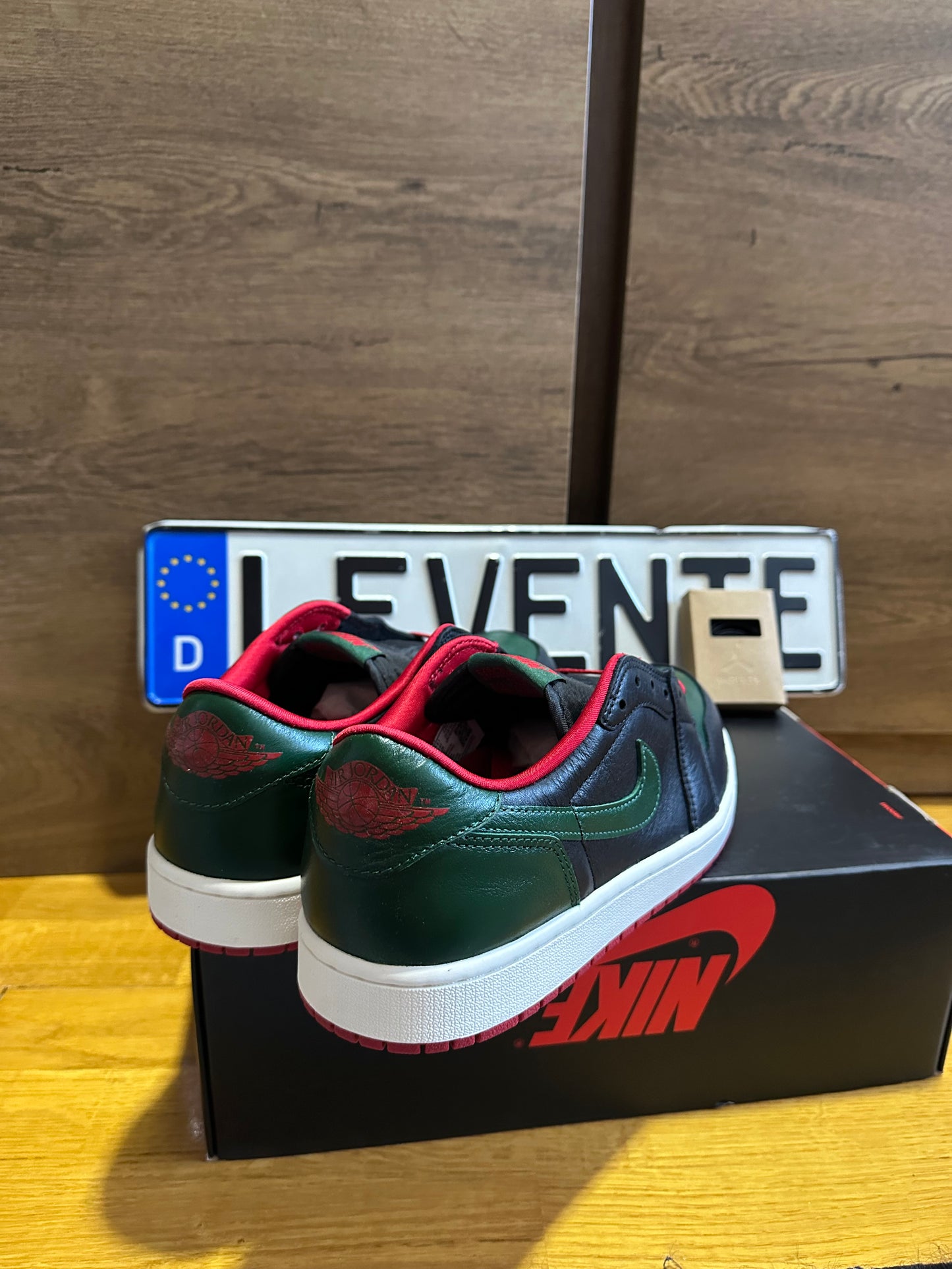 Jordan 1 Low "Black George Green"