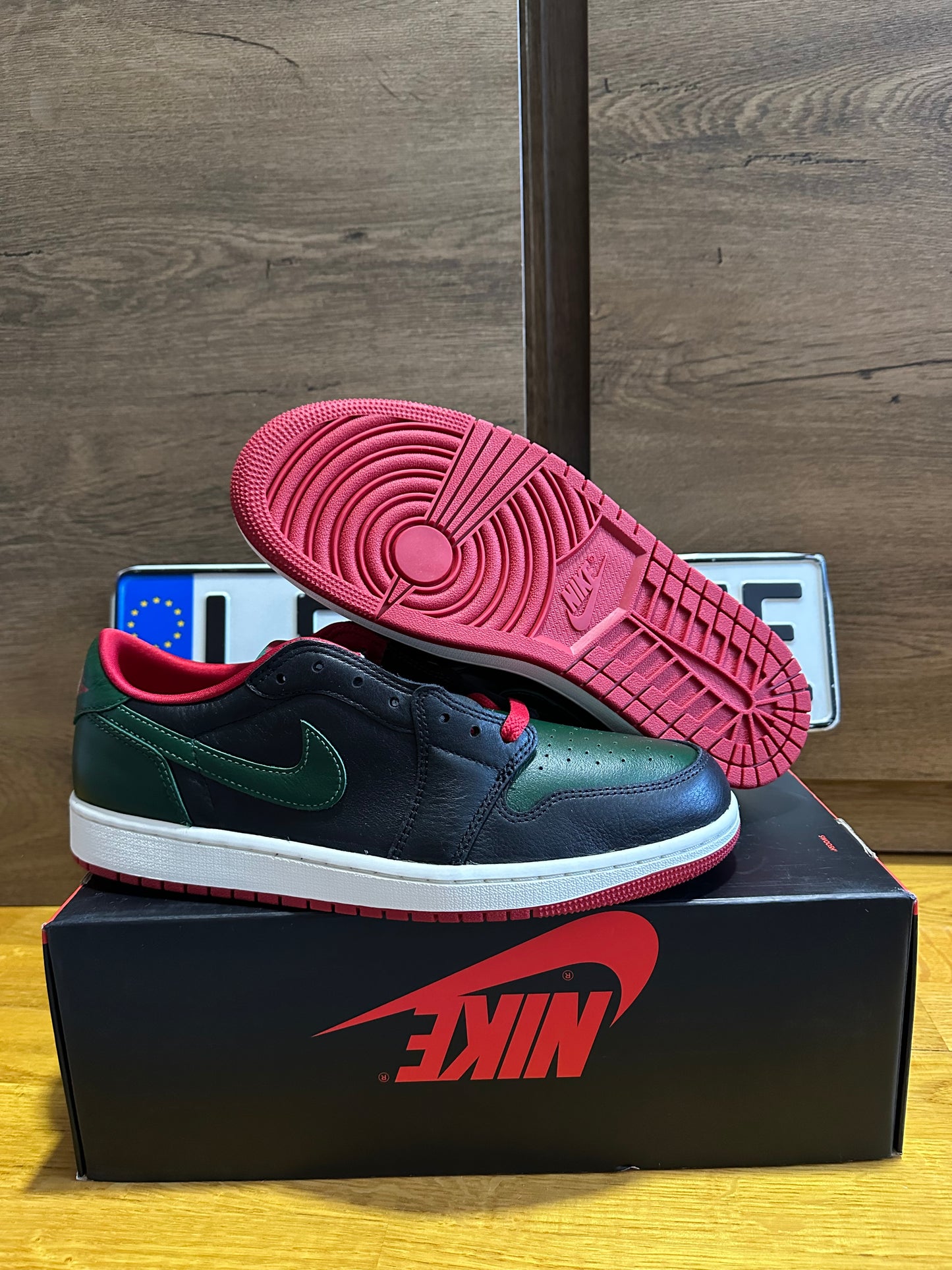 Jordan 1 Low "Black George Green"