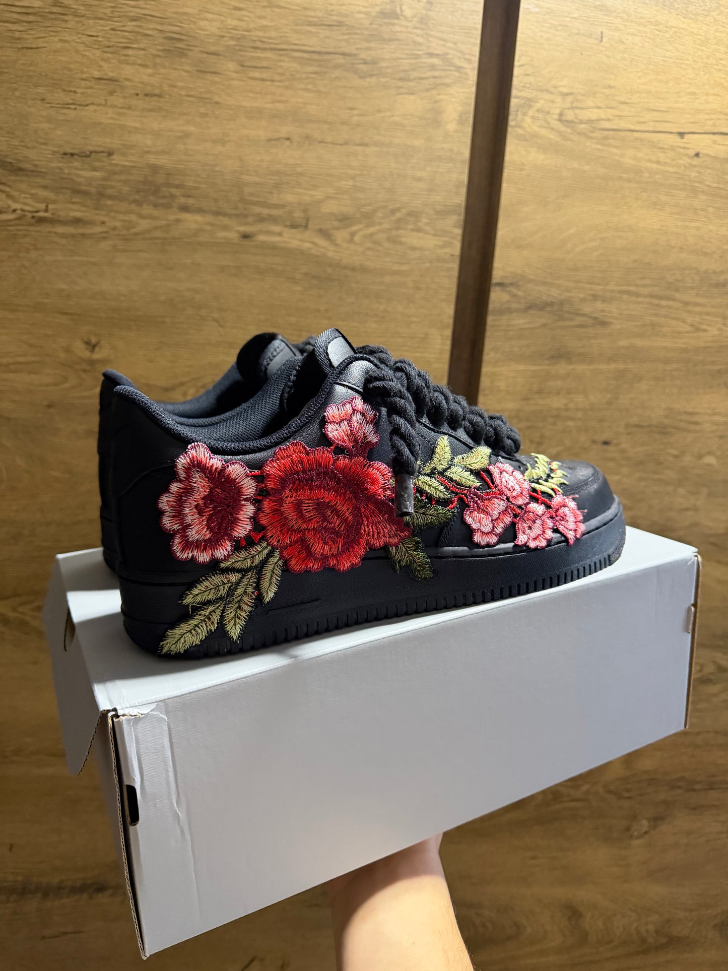 Nike Air Force 1 Black "ROSE ROPELACE” sarok nézet
