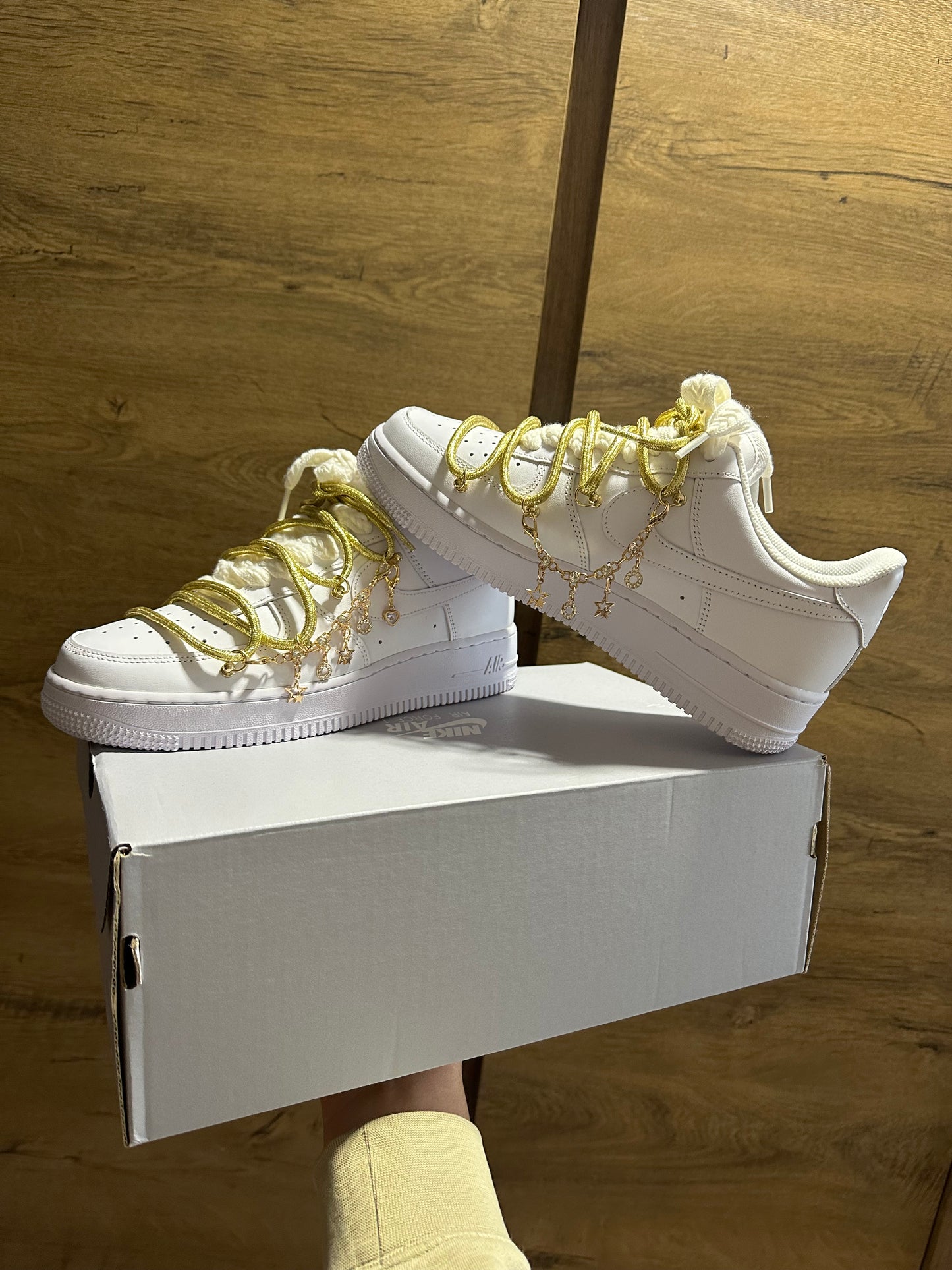 Nike Air Force 1 "Charmy Gold" double nézet