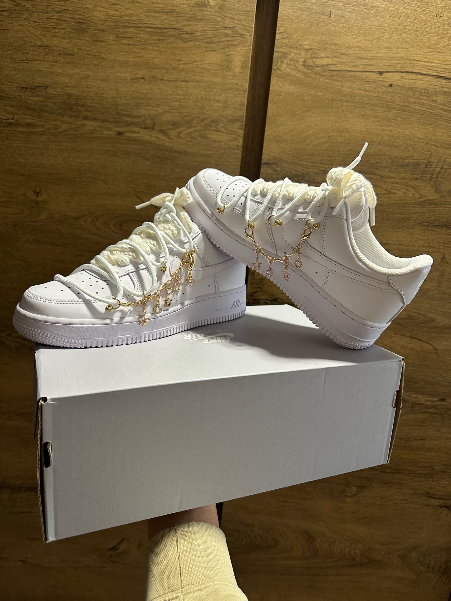 Nike Air Force 1 "Charmy White" charmy nézet