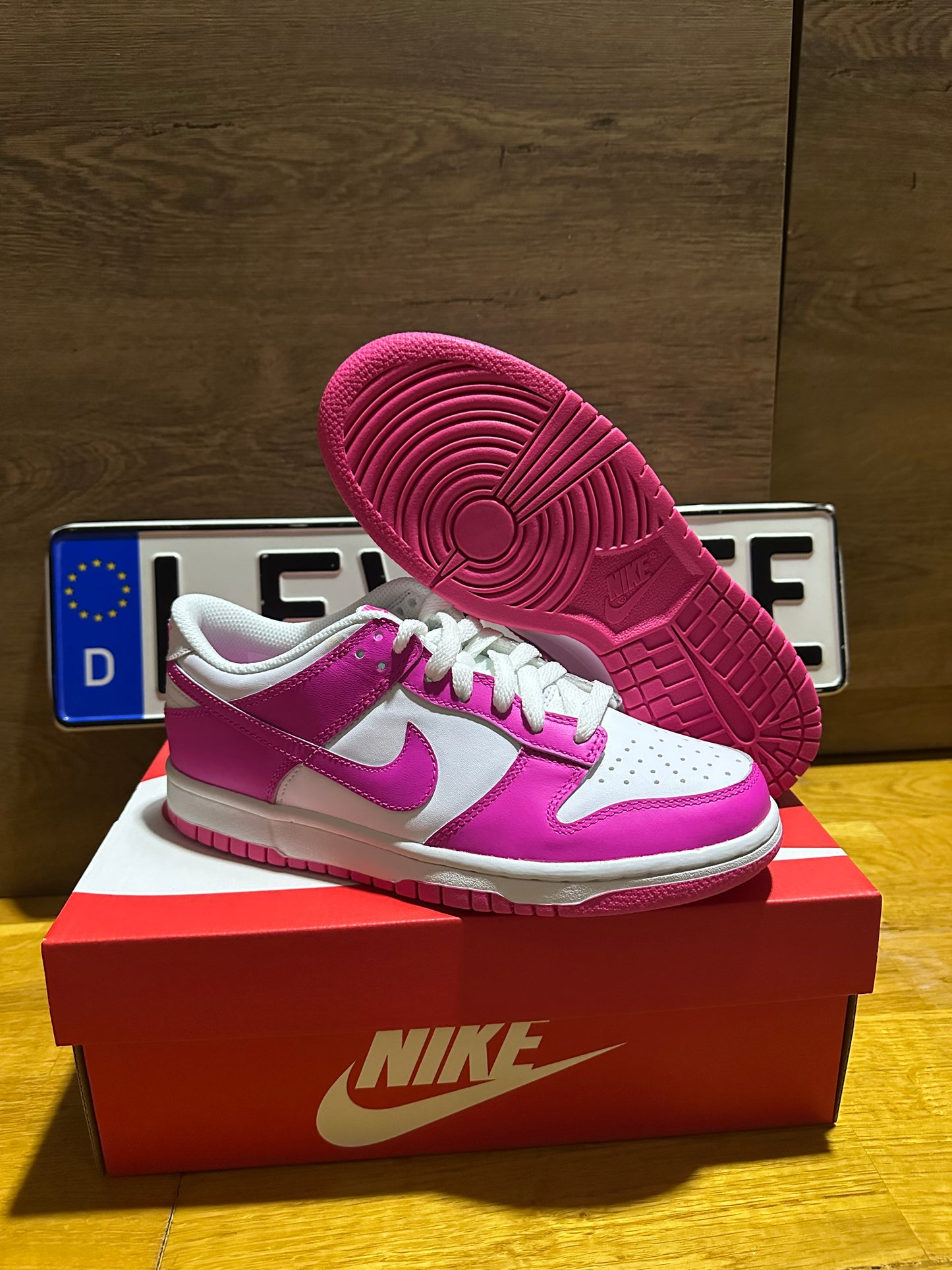Nike Dunk “Laser Fuchsia” talp nézet