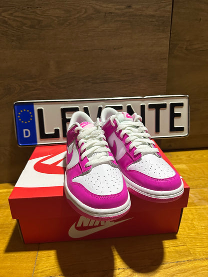 Nike Dunk “Laser Fuchsia”