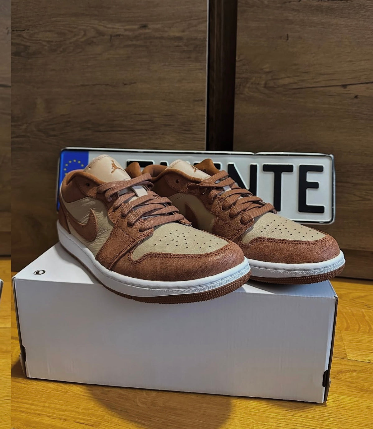 Jordan 1 Low “Legend Medium Brown”