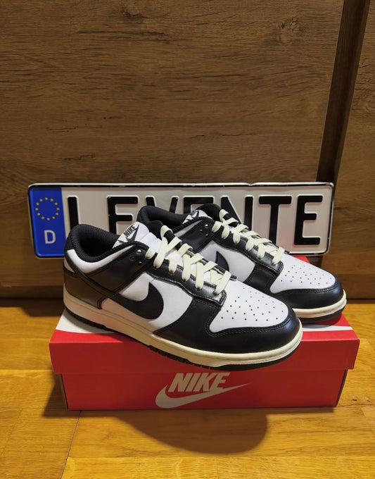 Nike Dunk “Vintage Panda”