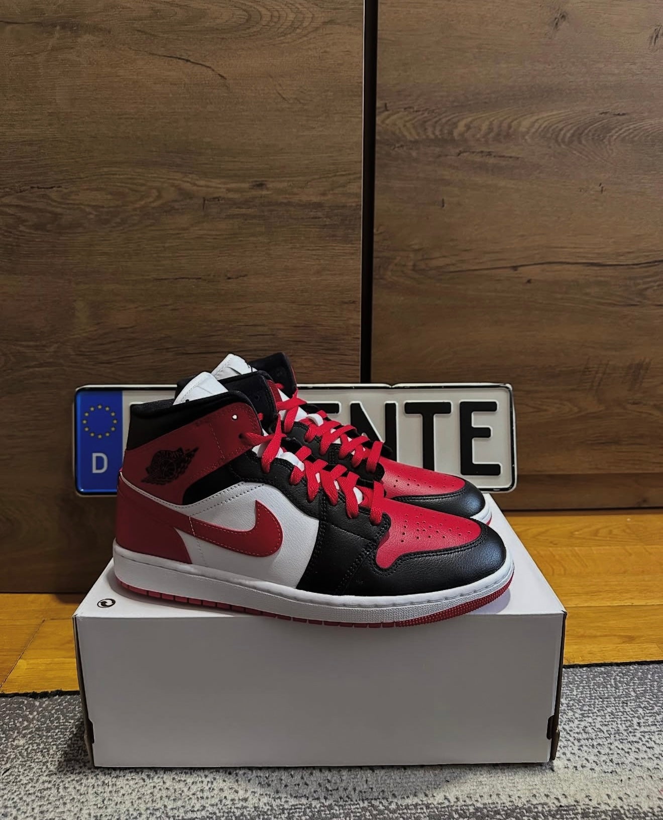 Jordan 1 Mid “Gym Red”