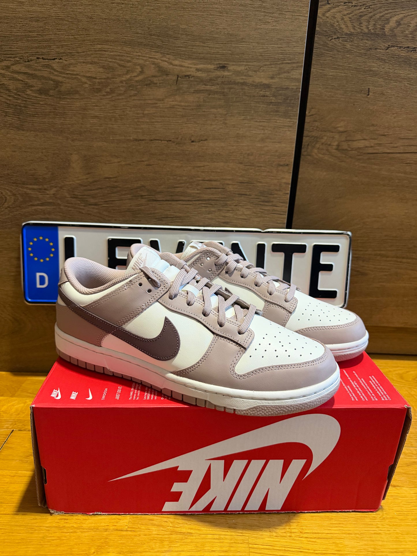 Nike Dunk “Diffused Taupe”