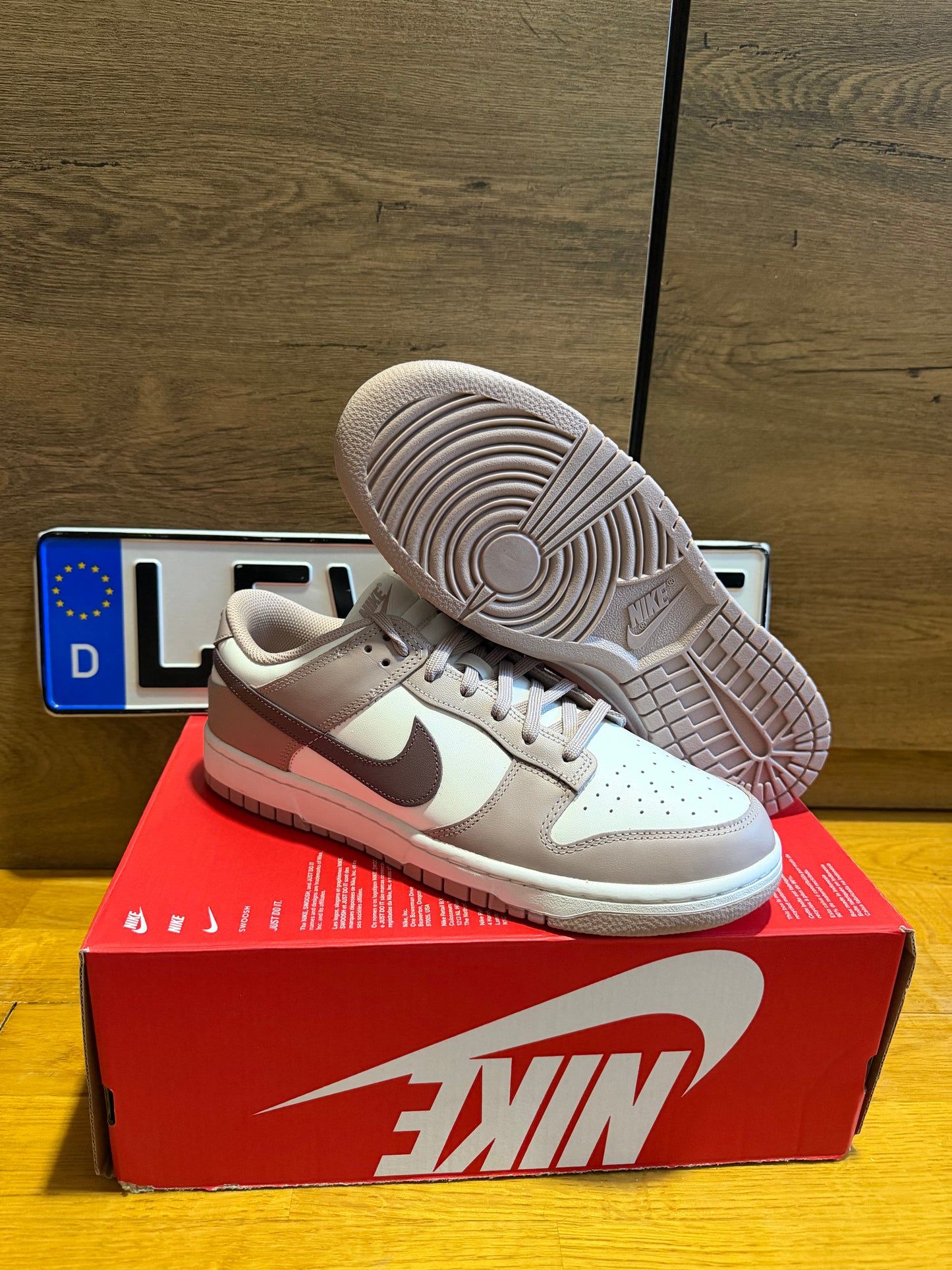 Nike Dunk “Diffused Taupe”