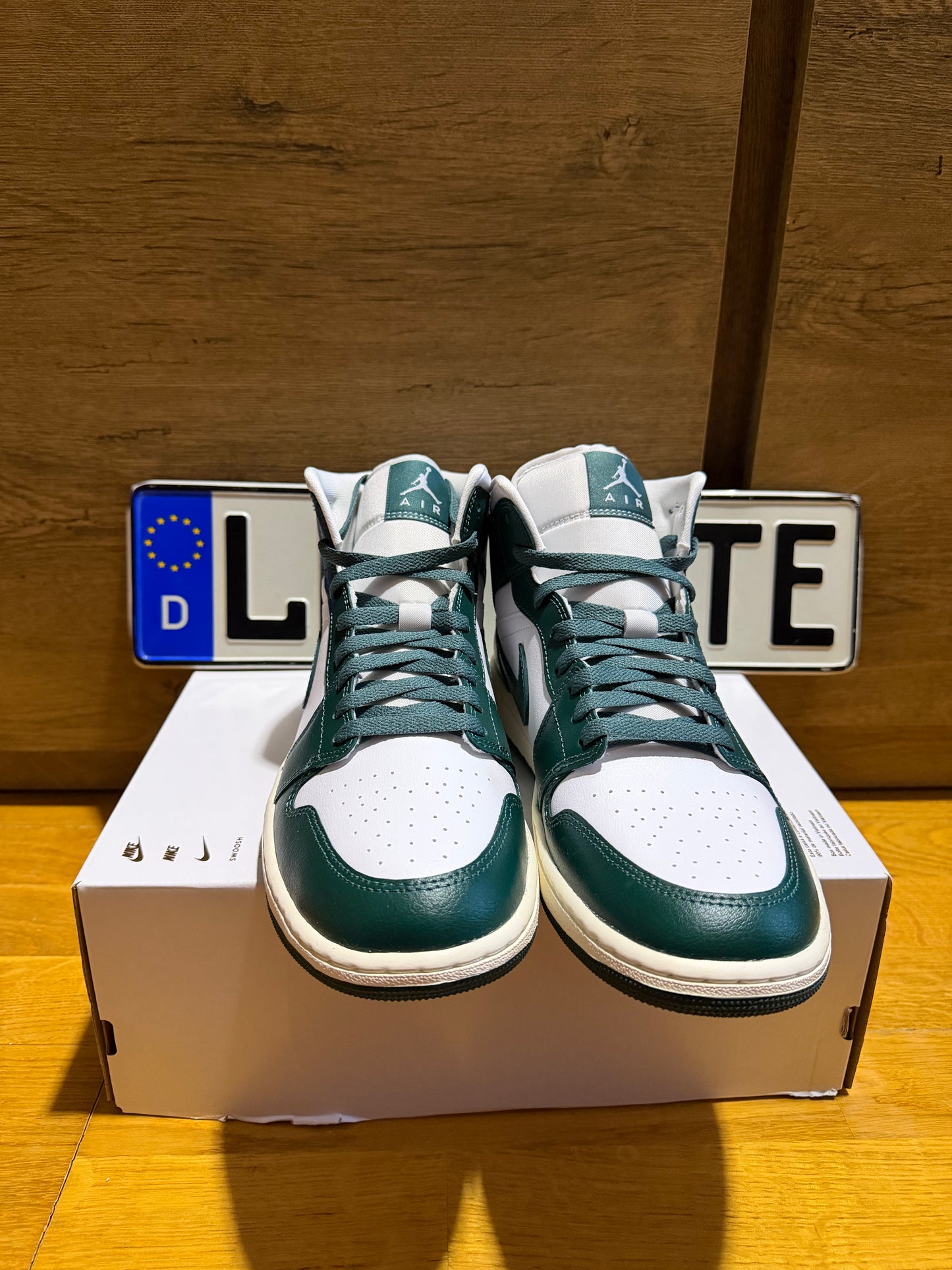Jordan 1 Mid “Oxidized Green”