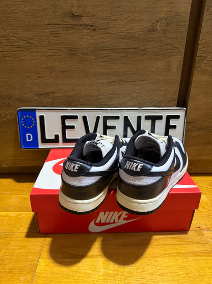 Nike Dunk “Vintage Panda”