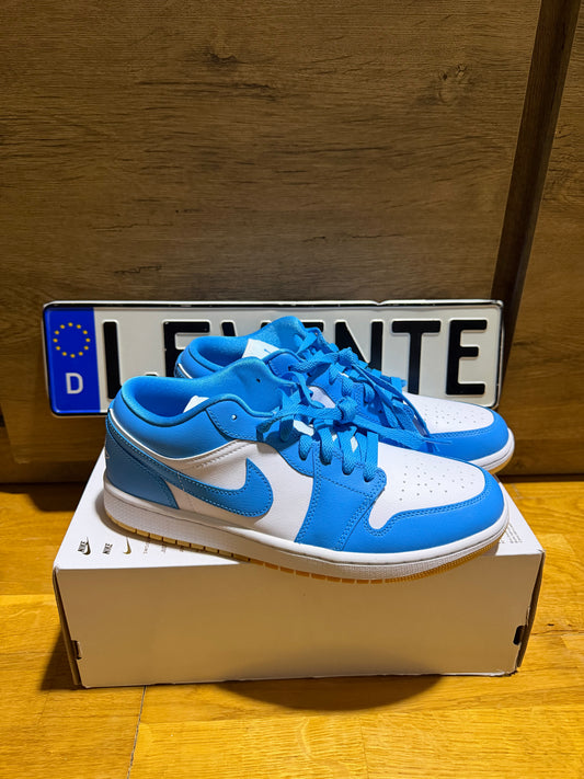 Jordan 1 Low “Powder Blue”