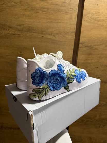 Nike Air Force 1 Triple White "BLUE ROSE"