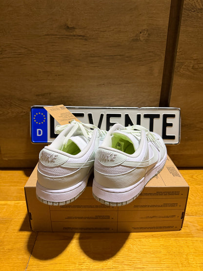 Nike Dunk “White Mint”