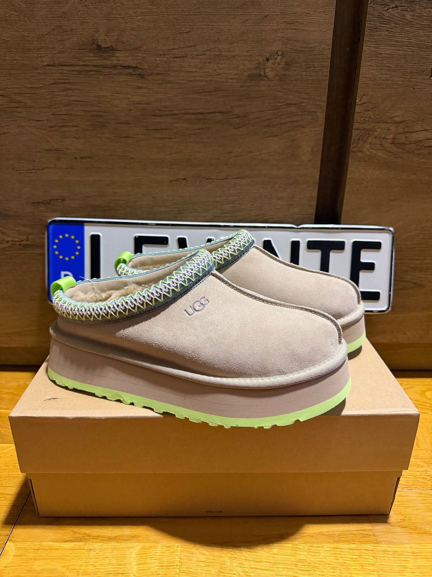 UGG Tazz “Mustard Seed / Vibrant Green”