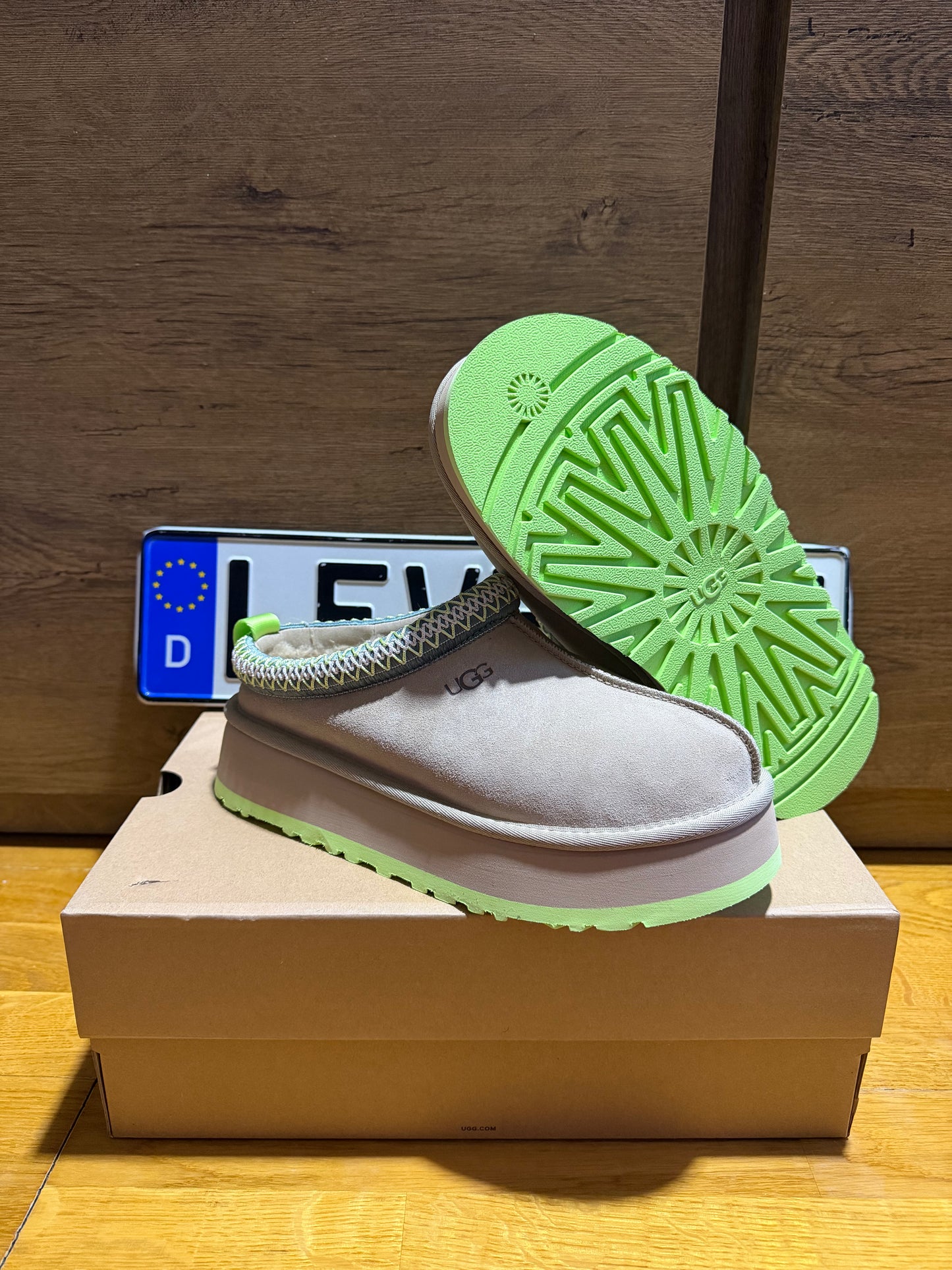 UGG Tazz “Mustard Seed / Vibrant Green”