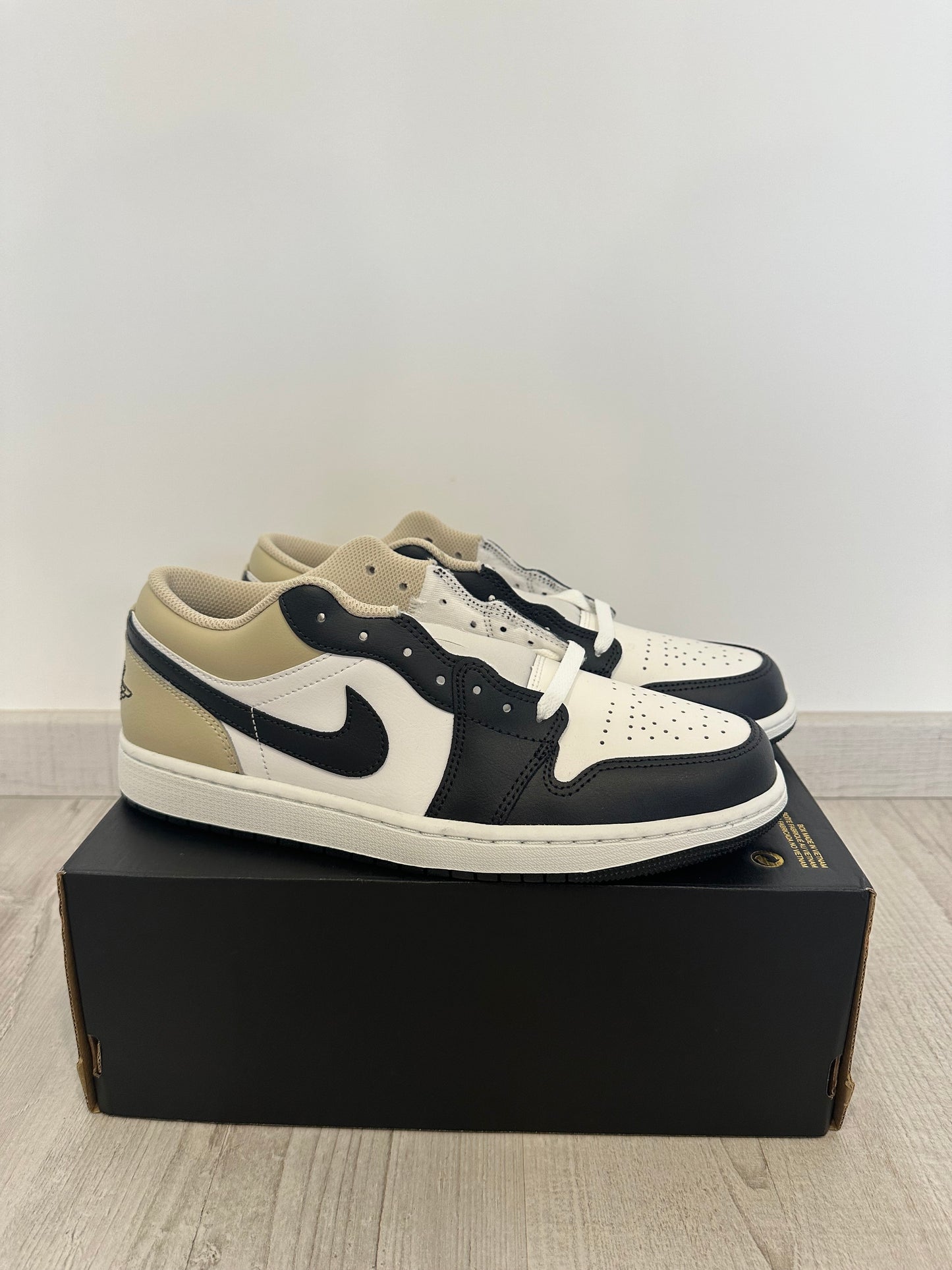 Jordan 1 Low "Black Toe Rattan"