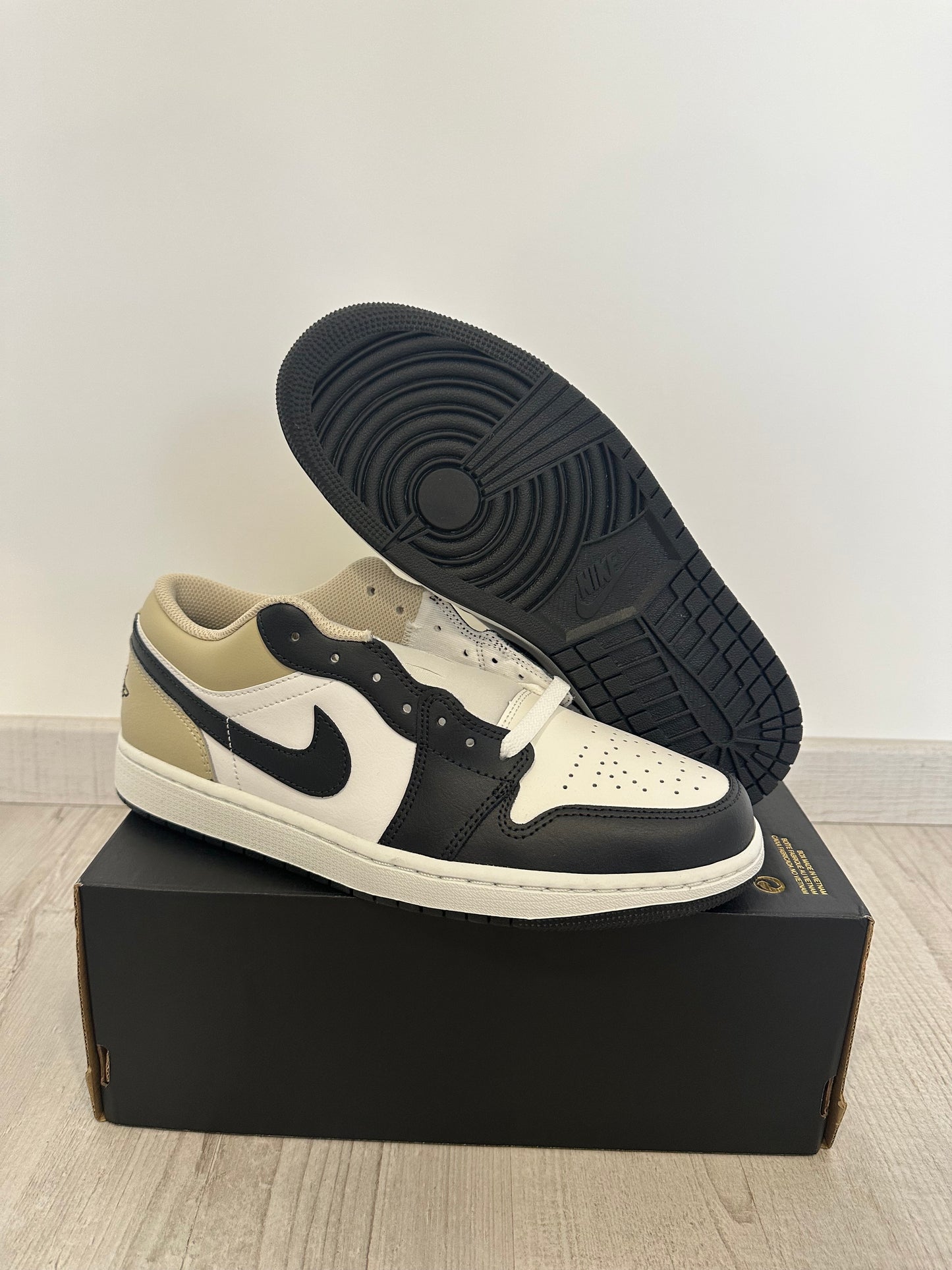 Jordan 1 Low "Black Toe Rattan"