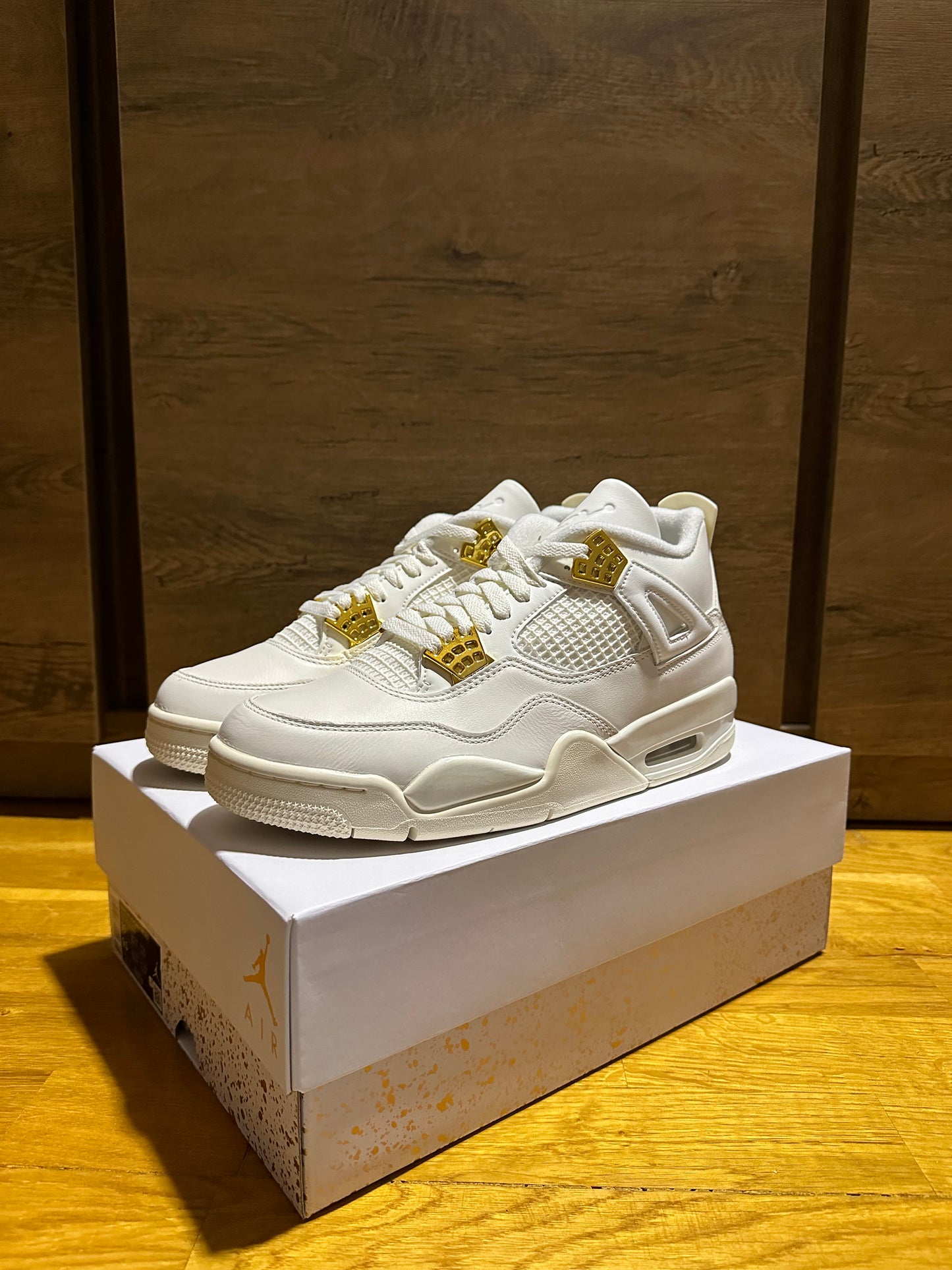 Jordan 4 Retro "Metallic Gold"