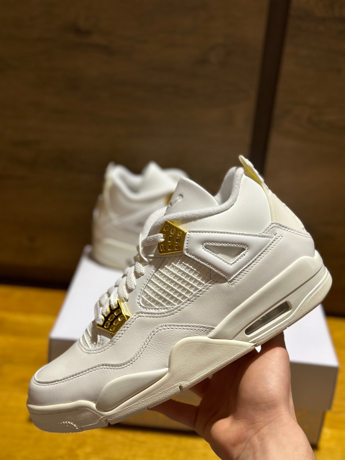 Jordan 4 Retro "Metallic Gold"