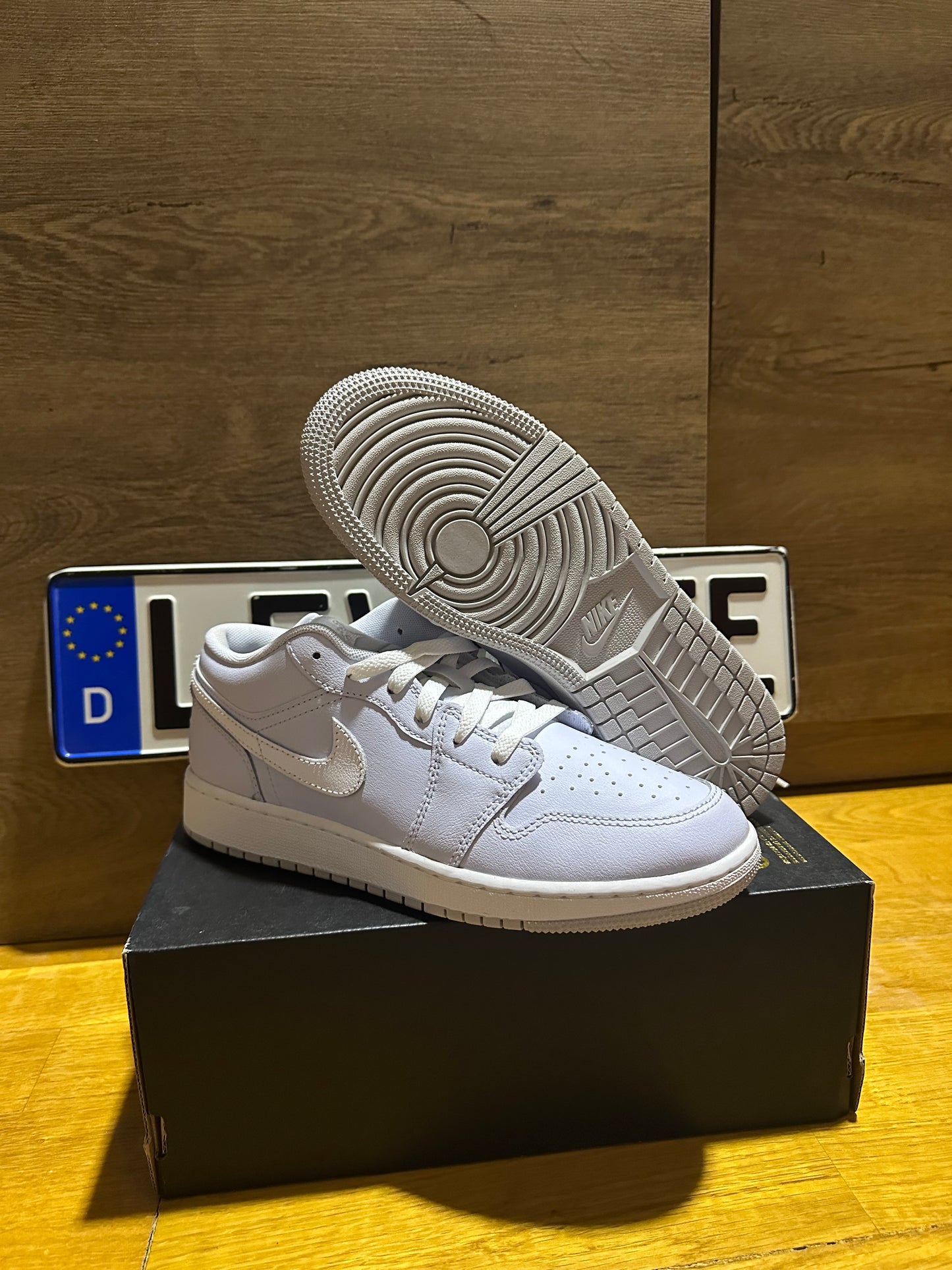 Jordan 1 Low "Cobalt” talp nézet