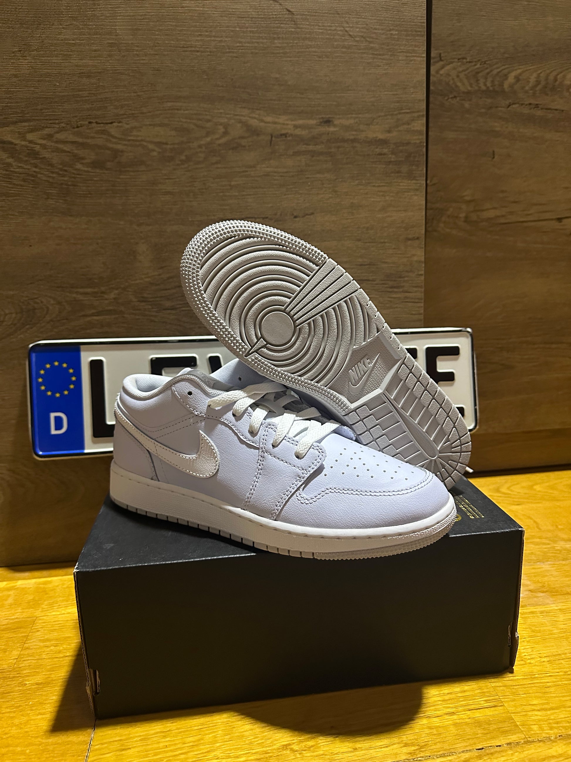 Jordan 1 Low "Cobalt” talp nézet