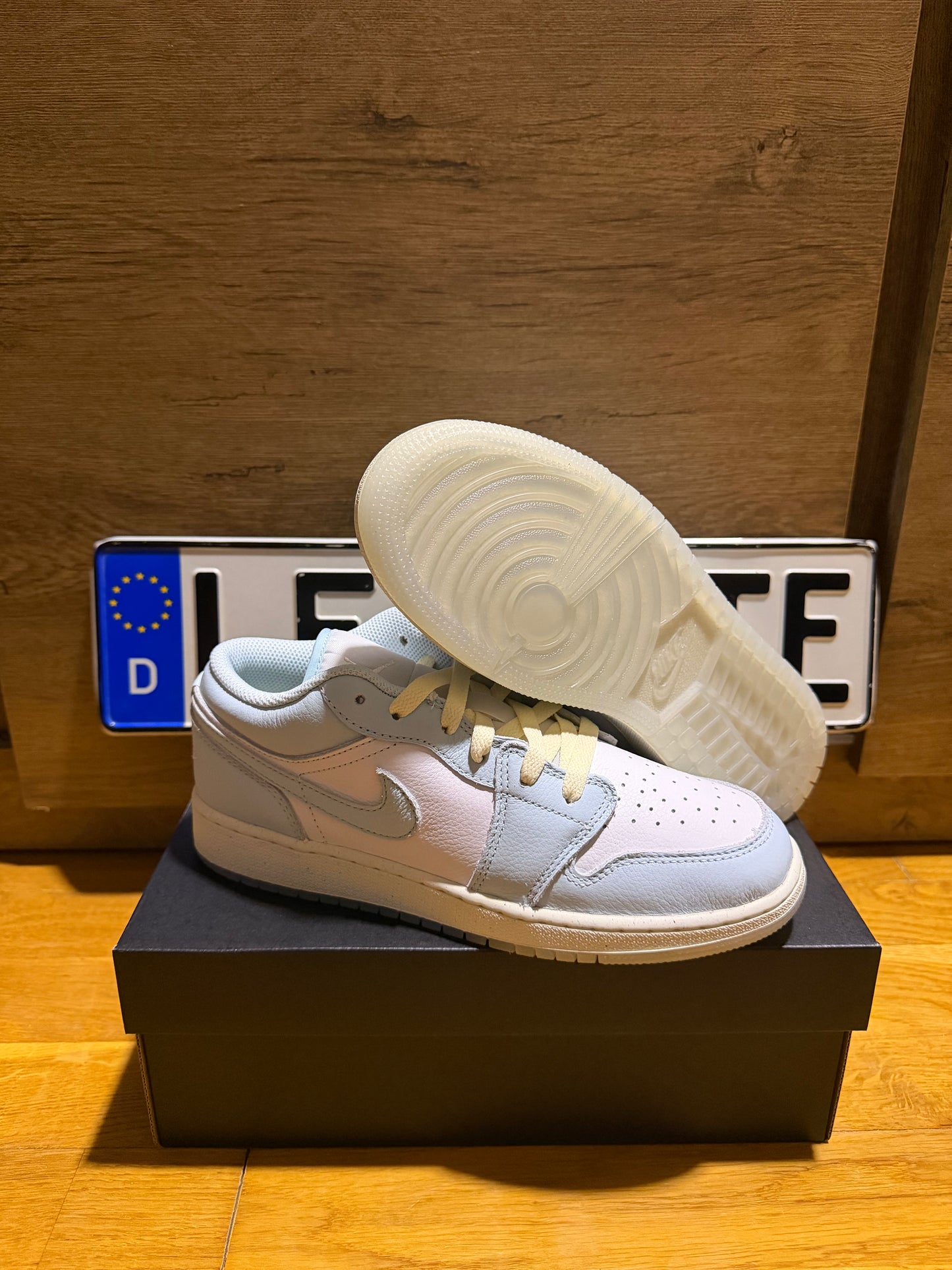 Jordan 1 Low "Glacier Blue” talp nézet