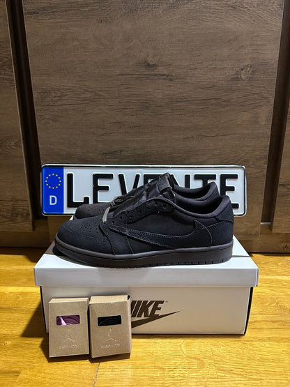 Jordan x Travis Scott Air Jordan 1 Retro Low "Velvet Brown" oldal nézet