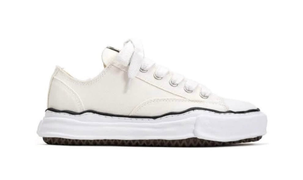 Maison Mihara Yasuhiro Peterson "White"