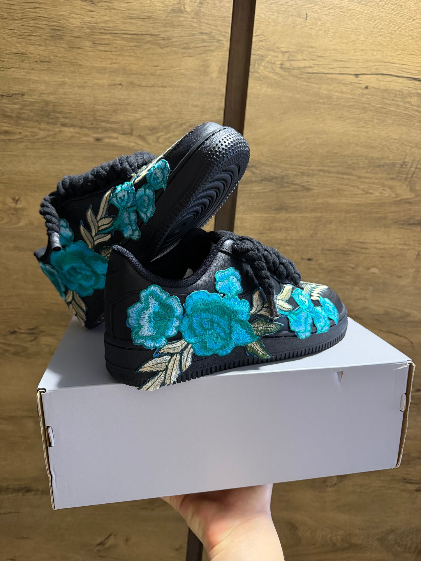 Nike Air Force 1 Black "DOUBLE ROSE CYAN ROPELACE” sarok nézet