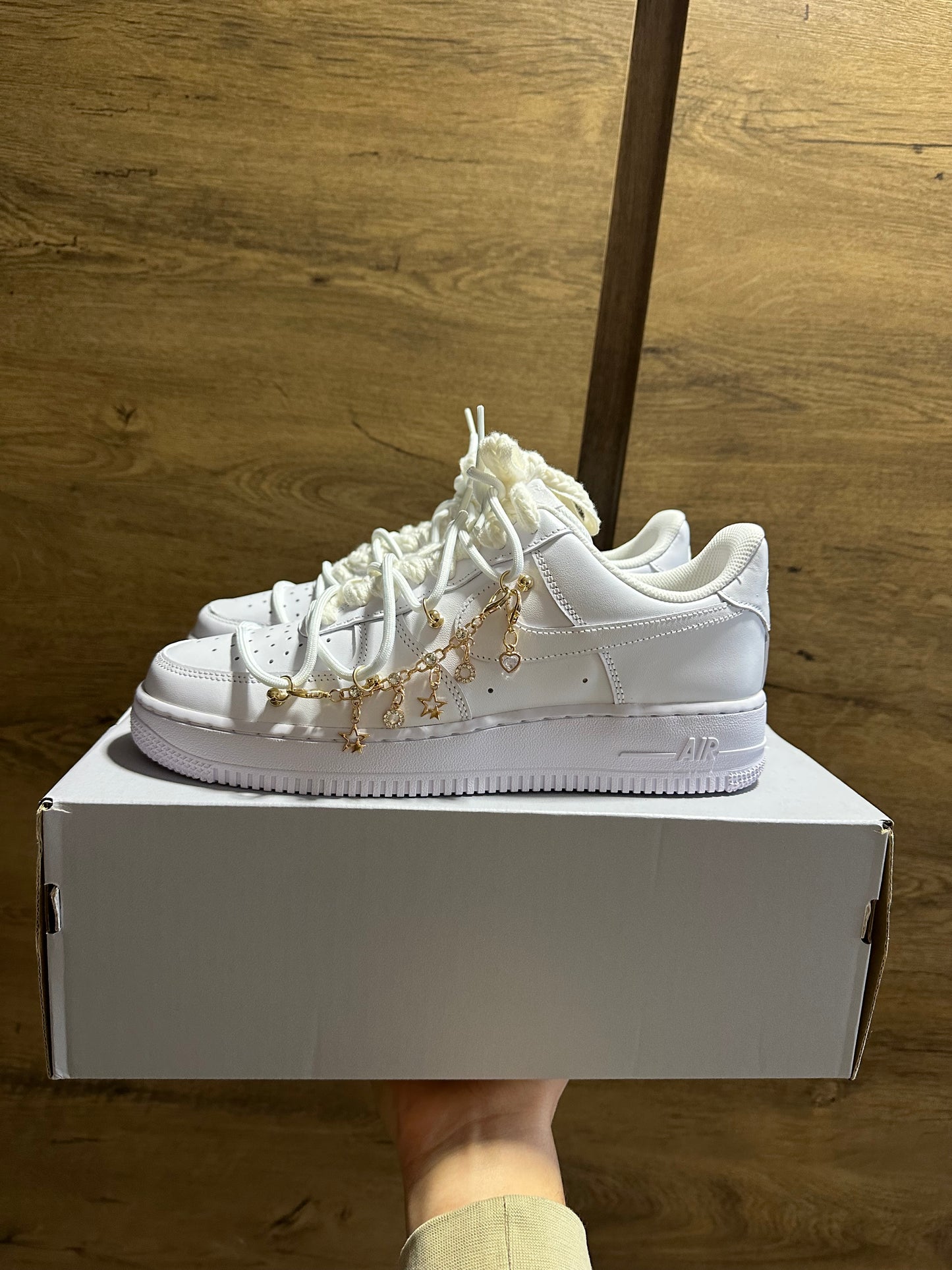 Nike Air Force 1 "Charmy White" oldal nézet