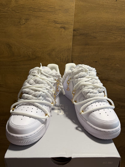 Nike Air Force 1 RopeLace "Charmy White" szembe nézet