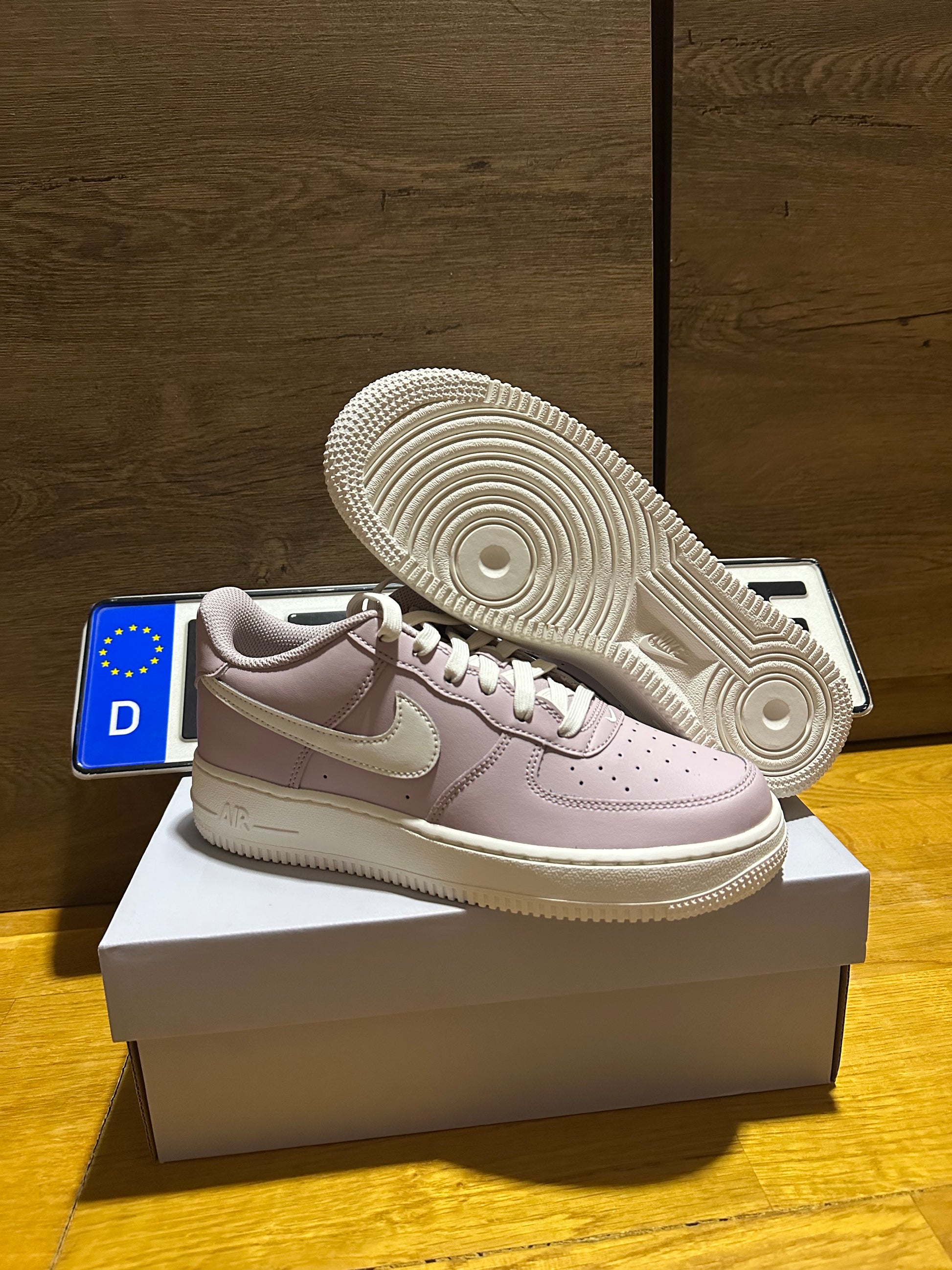 Nike Air Force 1 “Violet” talp nézet