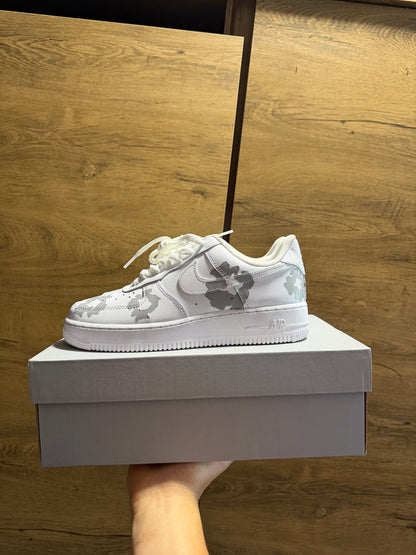 Nike Air Force 1 White "Grey Denim Tears” oldal nézet