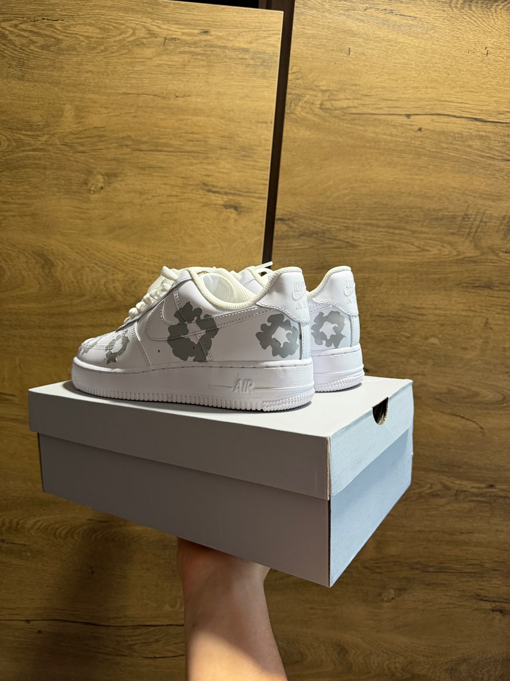 Nike Air Force 1 White "Grey Denim Tears” sarok nézet