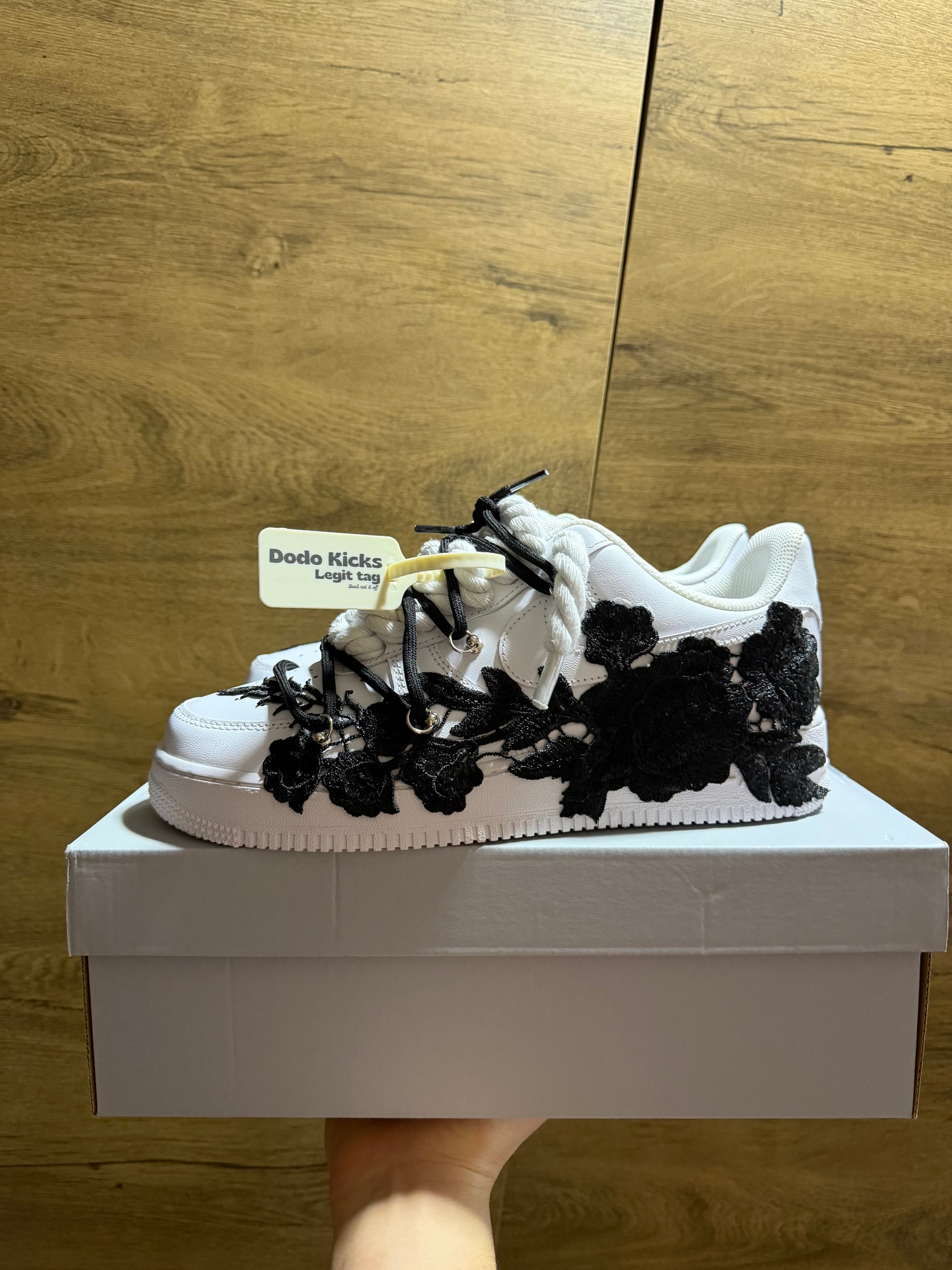 Nike Air Force 1 White "ROSE BLACK ROPELACE DOUBLE LACE” oldal nézet