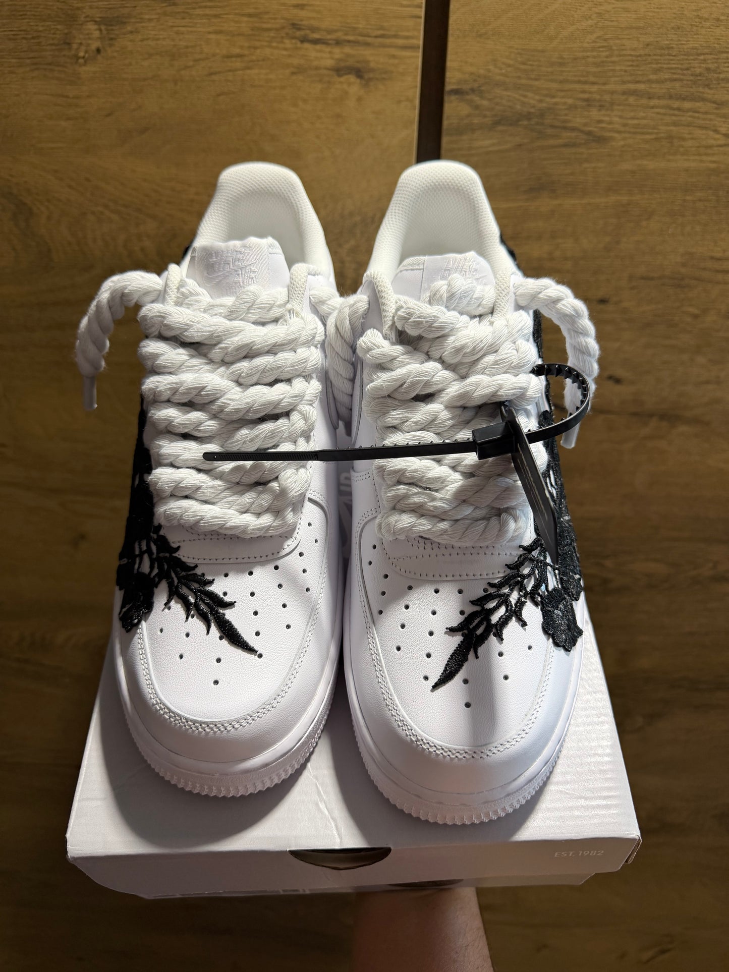 Nike Air Force 1 White "ROSE BLACK ROPELACE” felső nézet