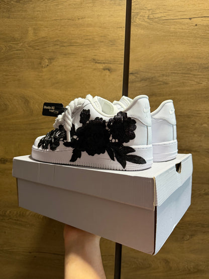 Nike Air Force 1 White "ROSE BLACK ROPELACE” sarok nézet
