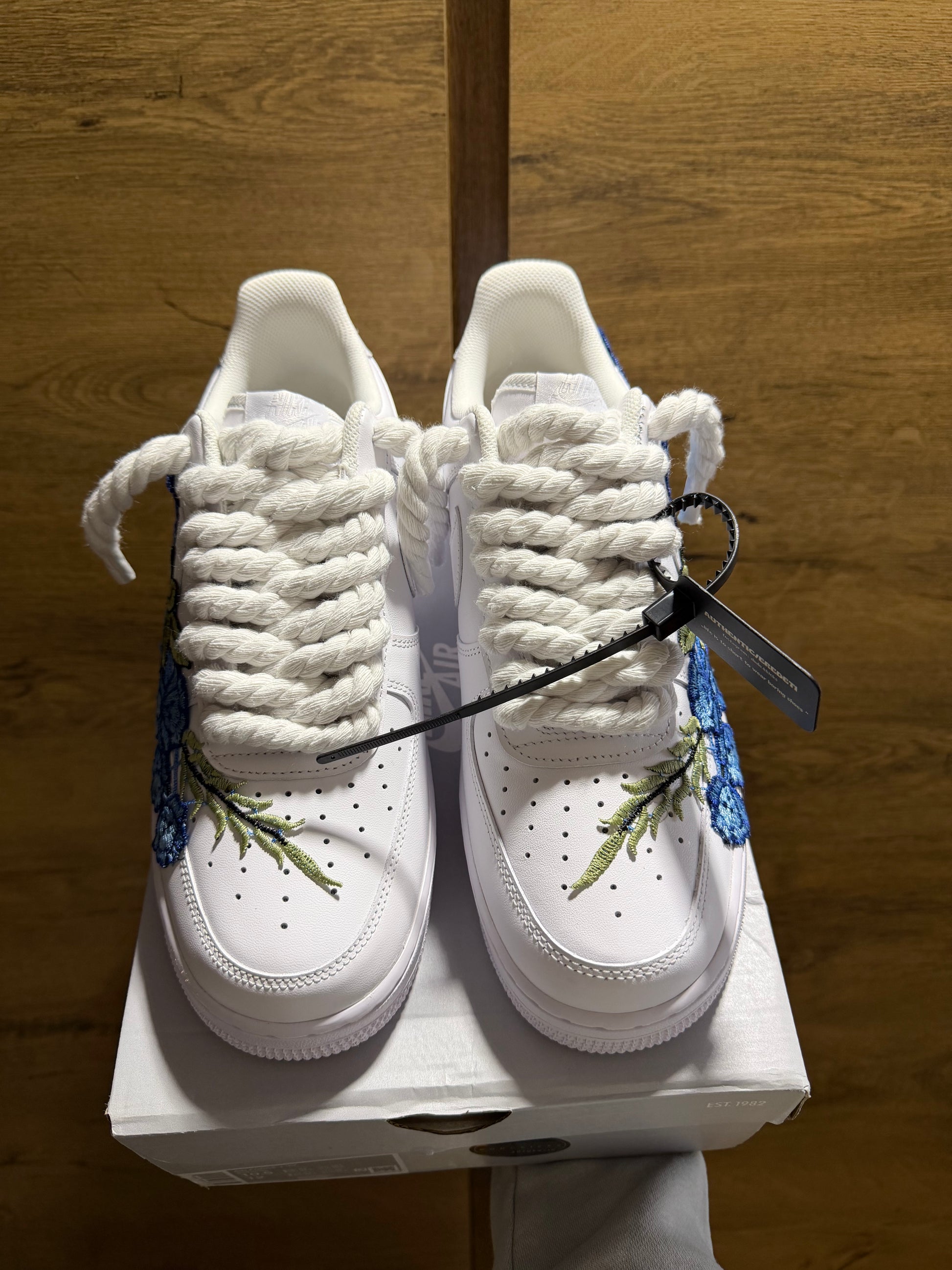 Nike Air Force 1 White "ROSE BLUE ROPELACE” felül nézet