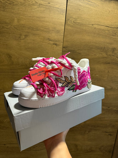 Nike Air Force 1 White "ROSE PINK ROPELACE DOUBLE LACE” elöl nézet
