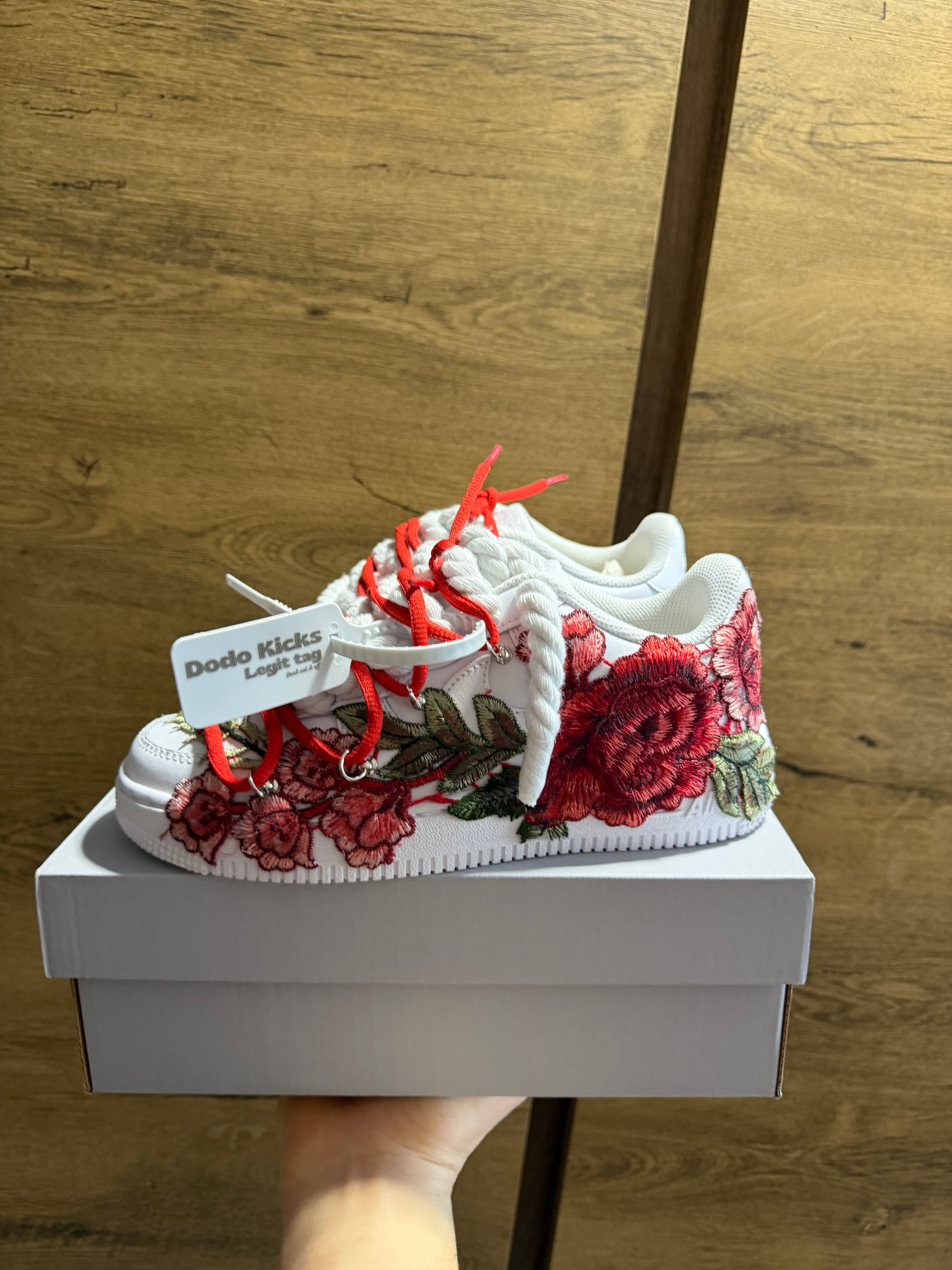 Nike Air Force 1 White "ROSE RED ROPELACE DOUBLE LACE” oldal nézet