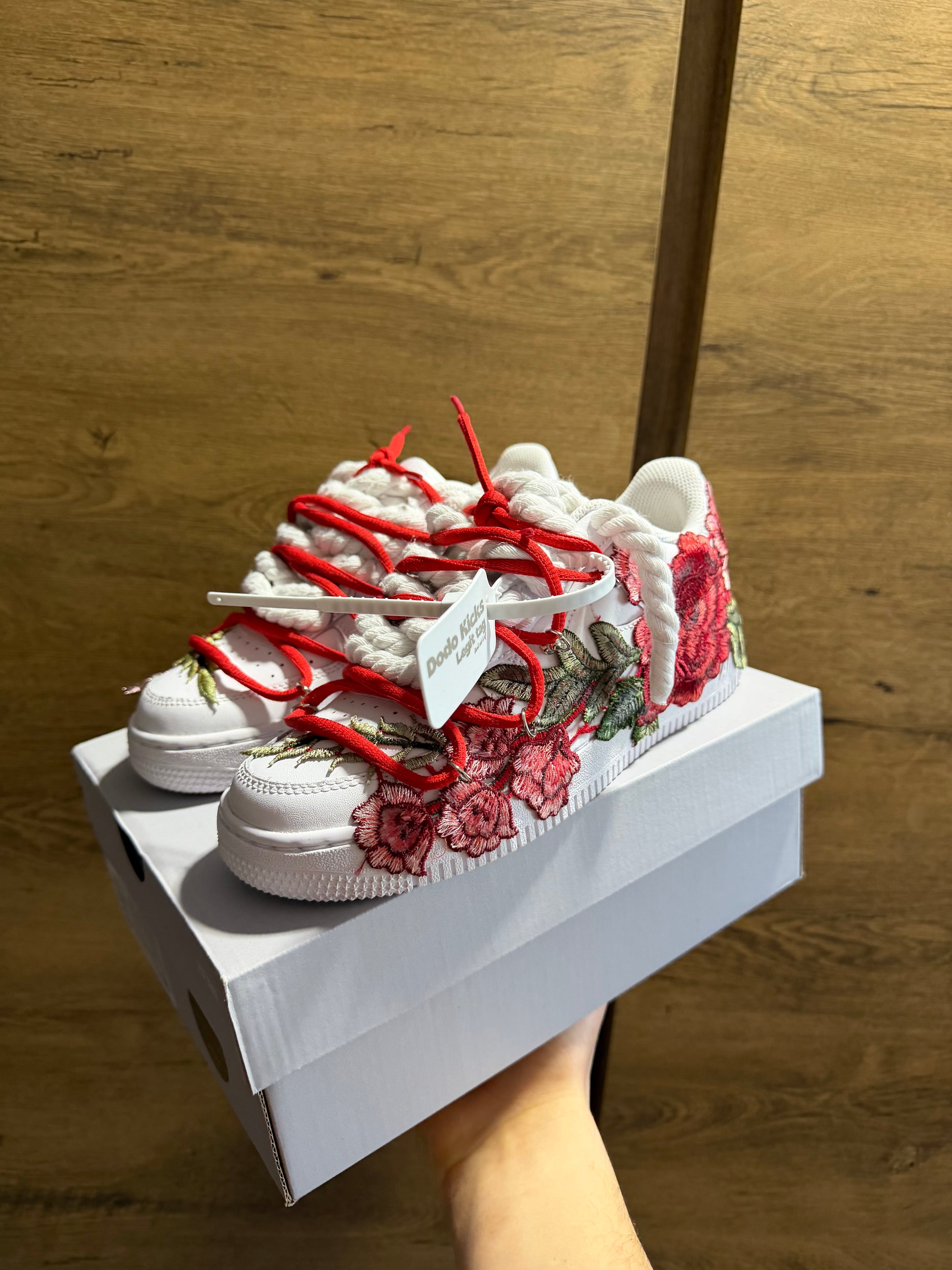 Nike Air Force 1 White "ROSE RED ROPELACE DOUBLE LACE” szembe nézet
