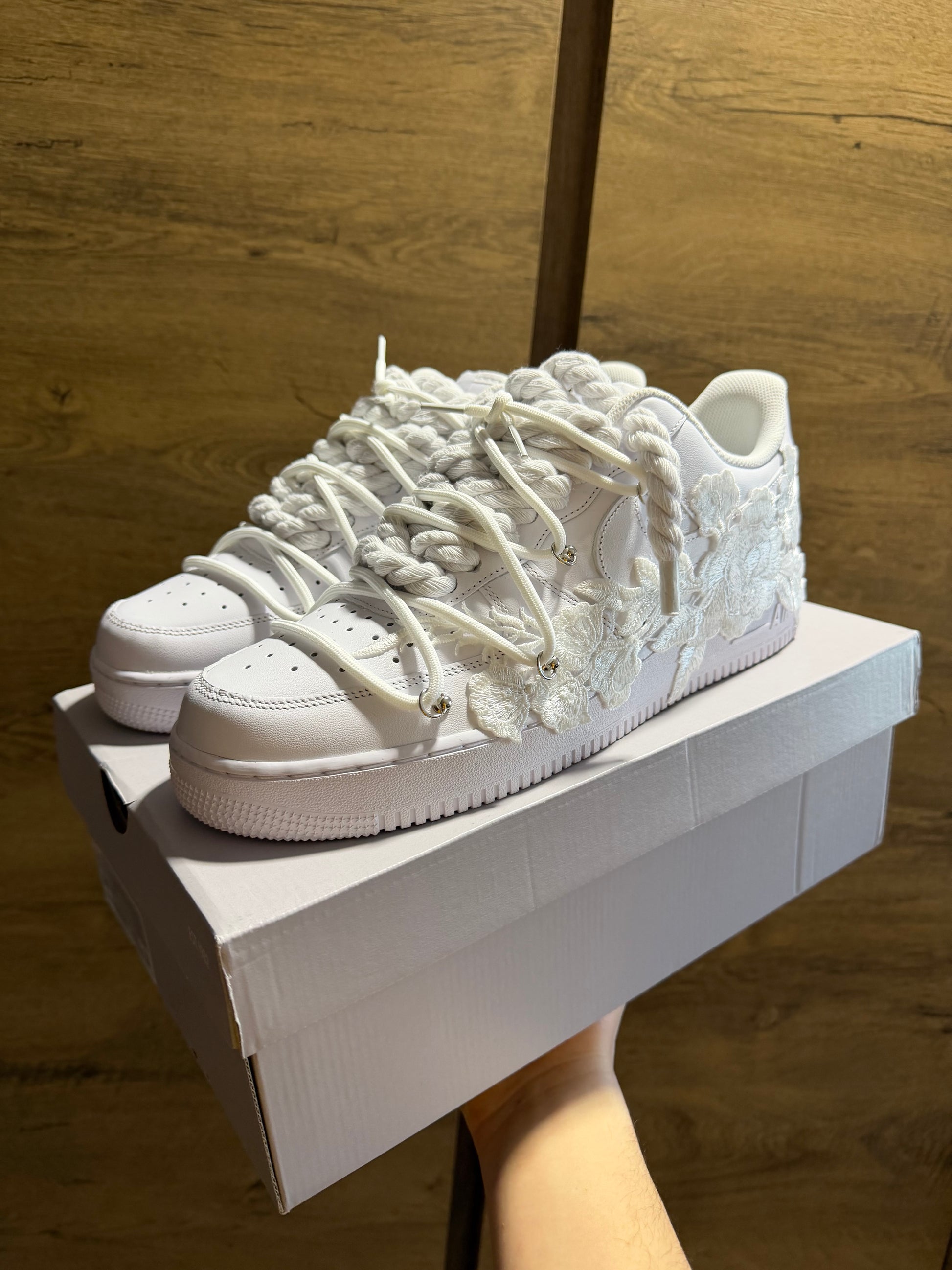 Nike Air Force 1 White "ROSE WHITE ROPELACE DOUBLE LACE” elöl nézet