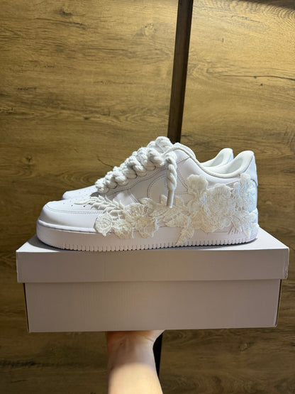 Nike Air Force 1 White "ROSE WHITE ROPELACE” oldal nézet