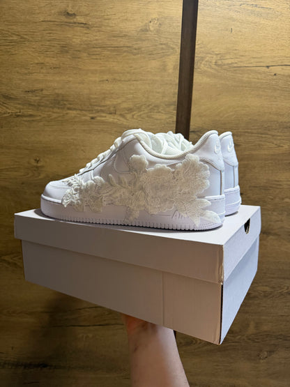 Nike Air Force 1 White "ROSE WHITE” sarok nézet
