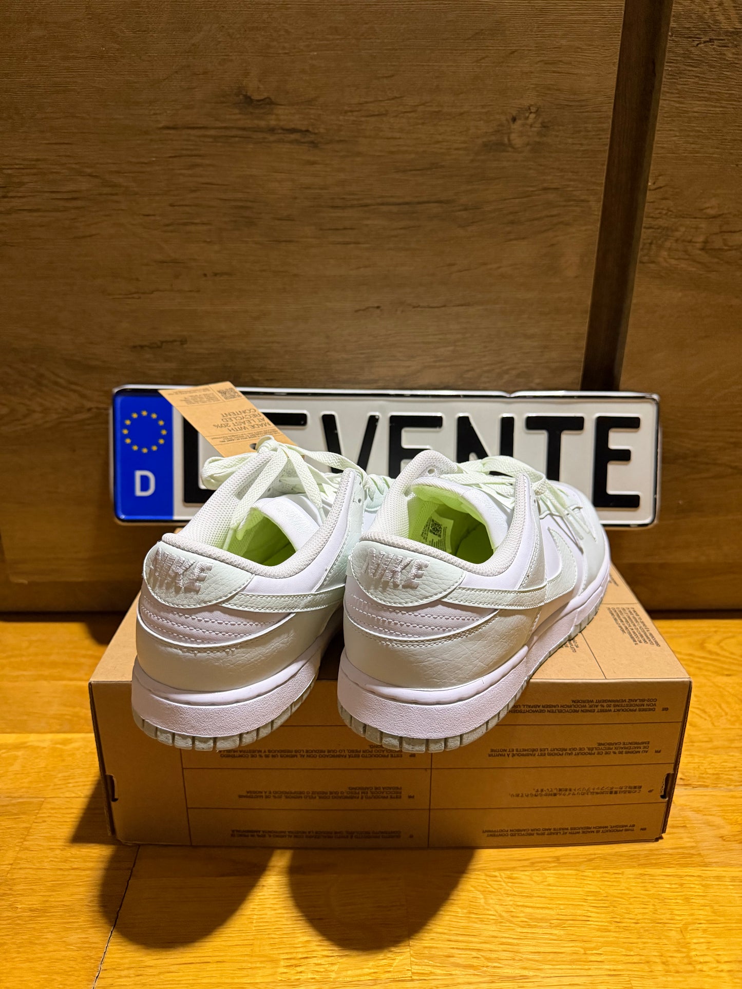 Nike Dunk “White Mint” sarok nézet