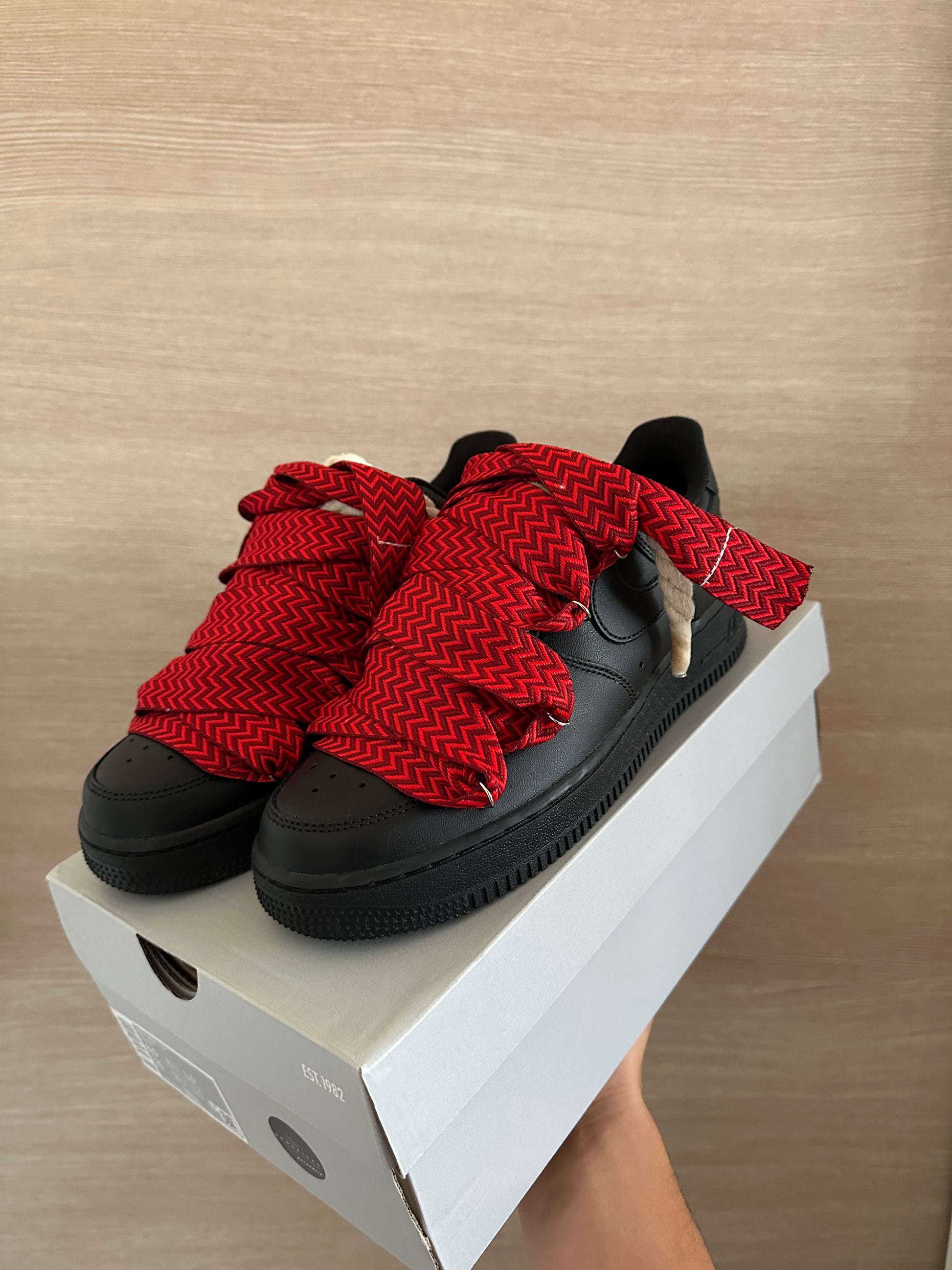 lanvin rope lace Air Force 1 black red szembe nézet