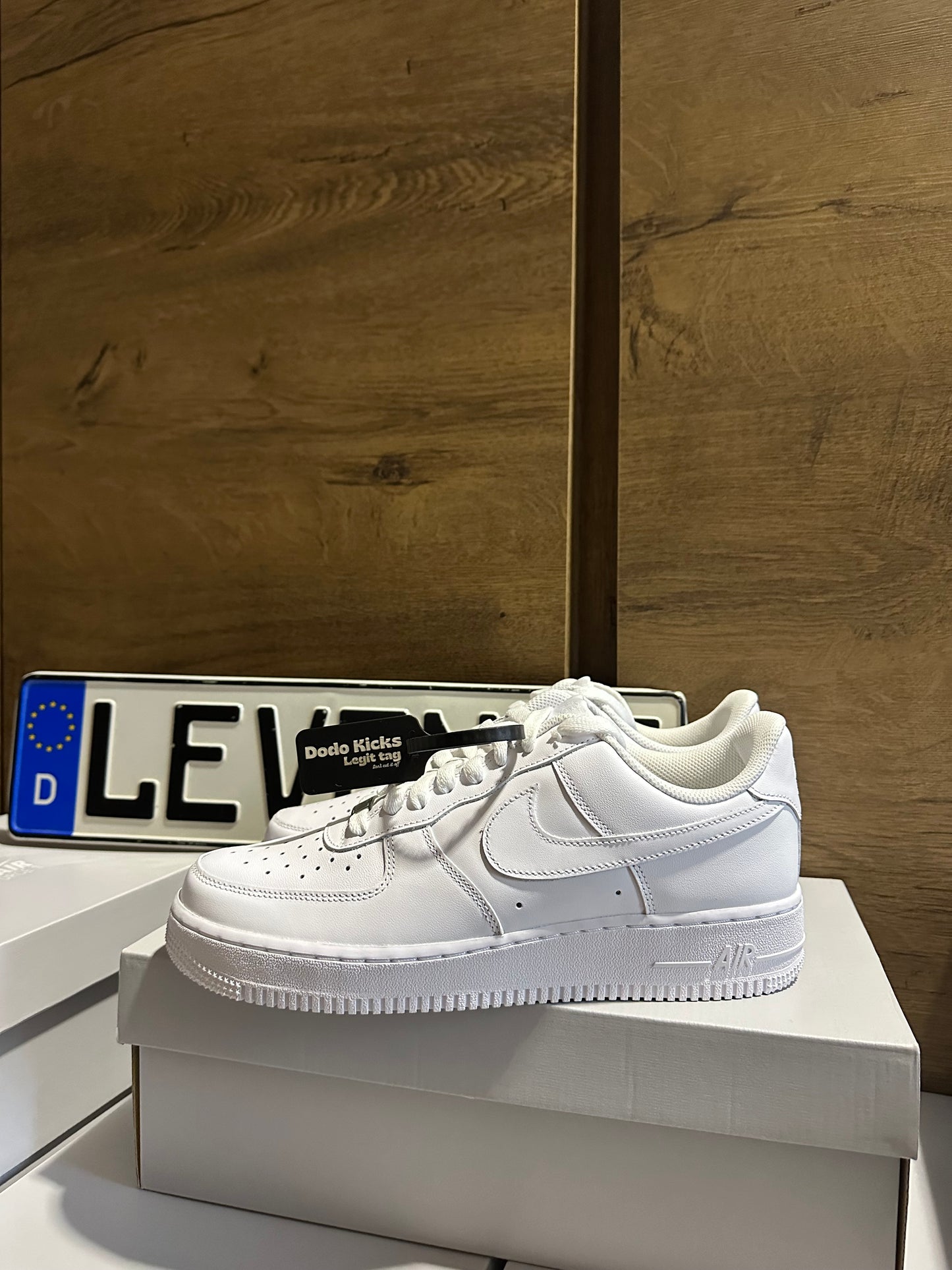 nike Air Force 1 triple white oldal nézet