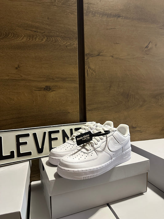 nike Air Force 1 triple white szembe nézet